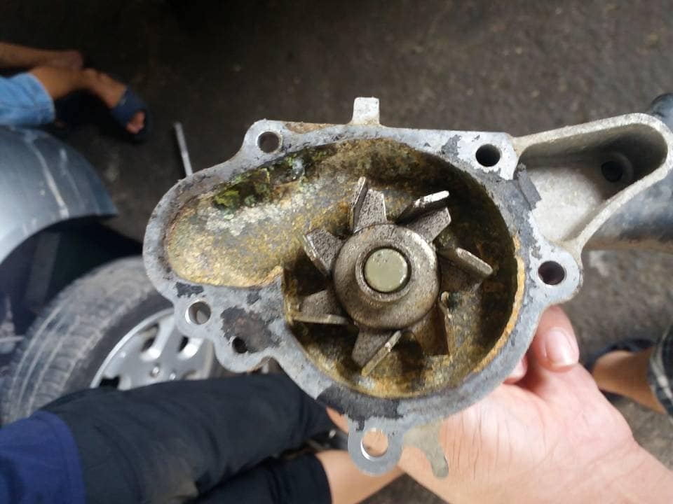 Nước làm mát ô tô loại nào tốt ?